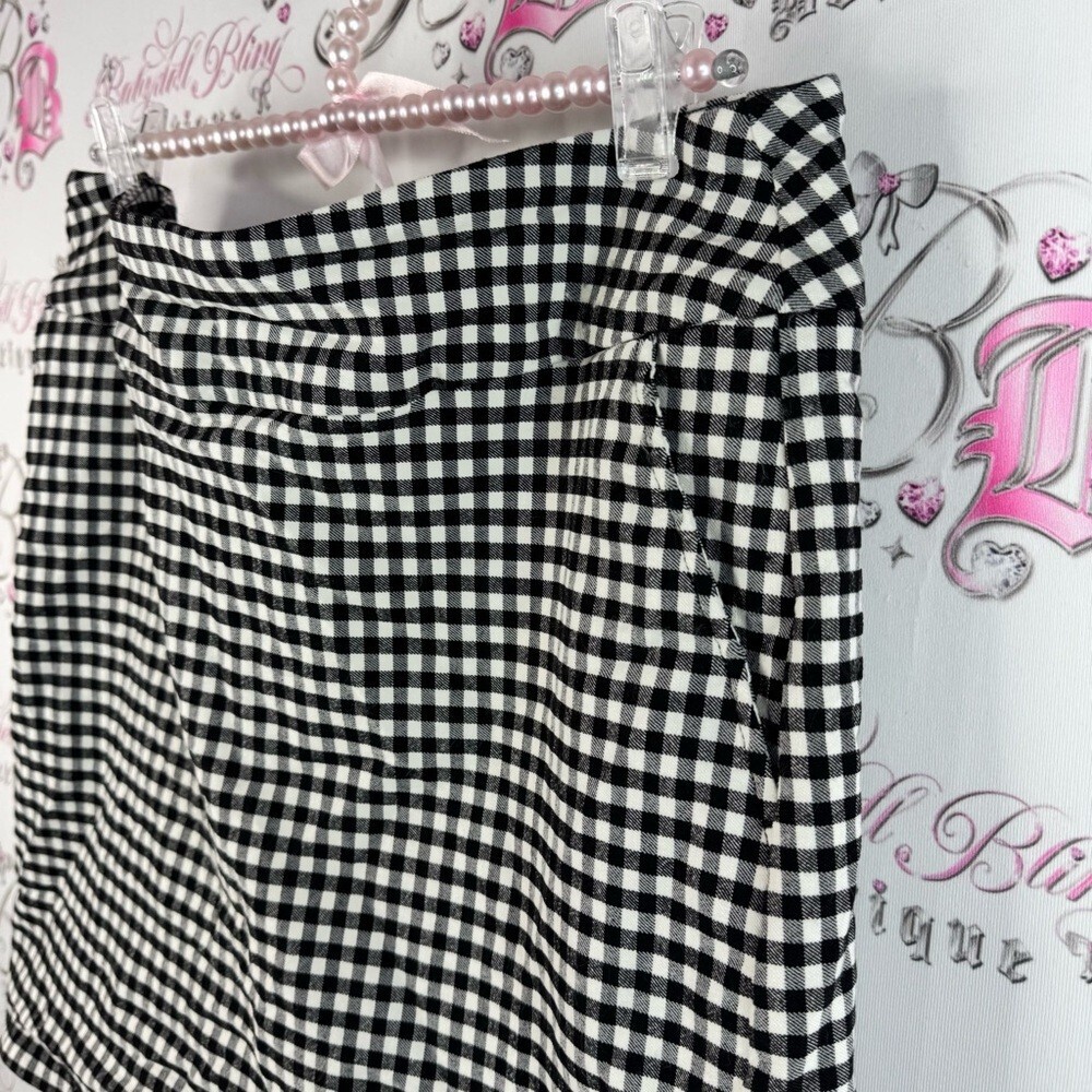 S.c & co skort shorts underneath Stylish Black and White Checkered Mini Skirt - Picture 4 of 11
